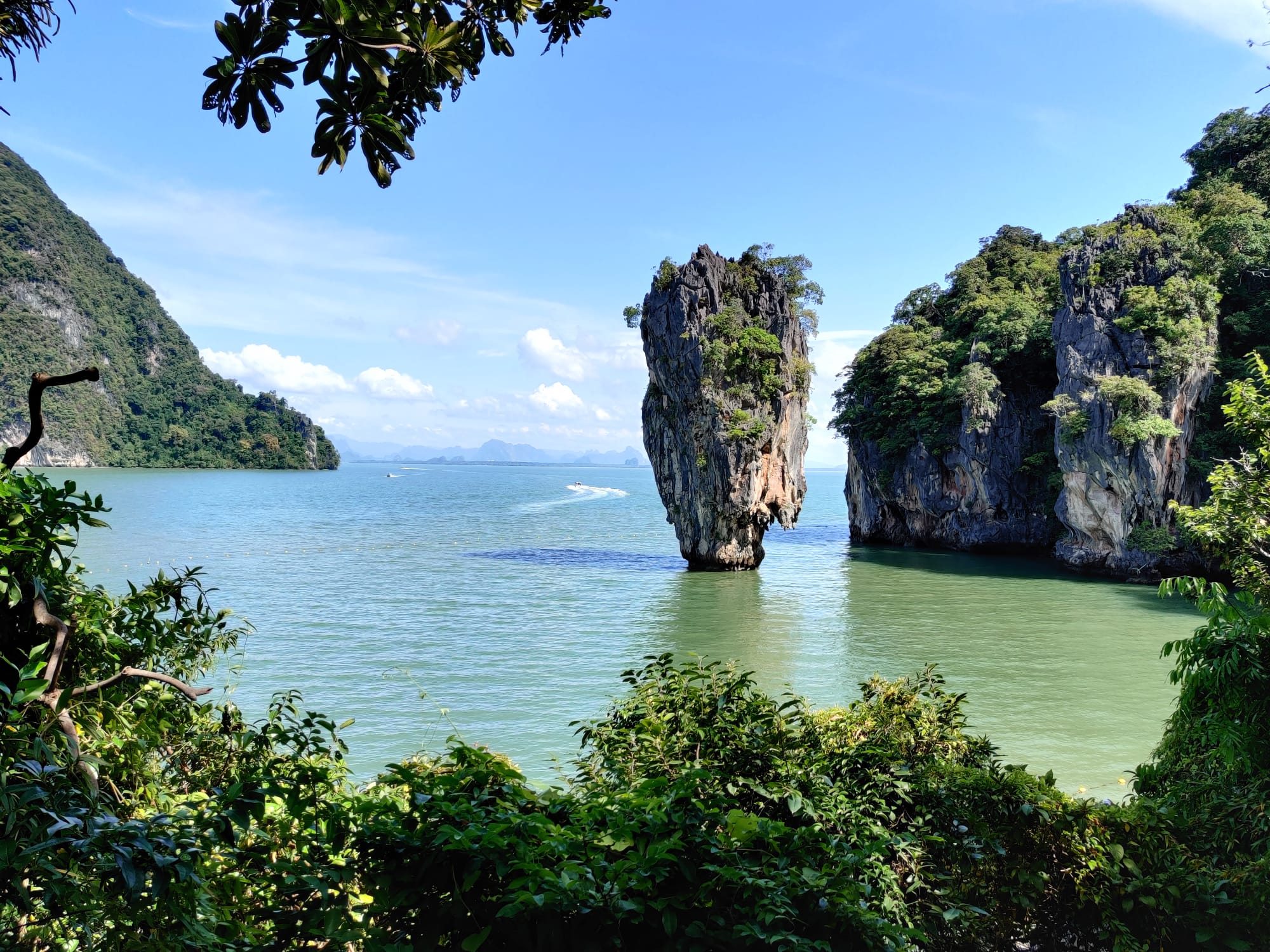 Why to better avoid a James Bond island day trip