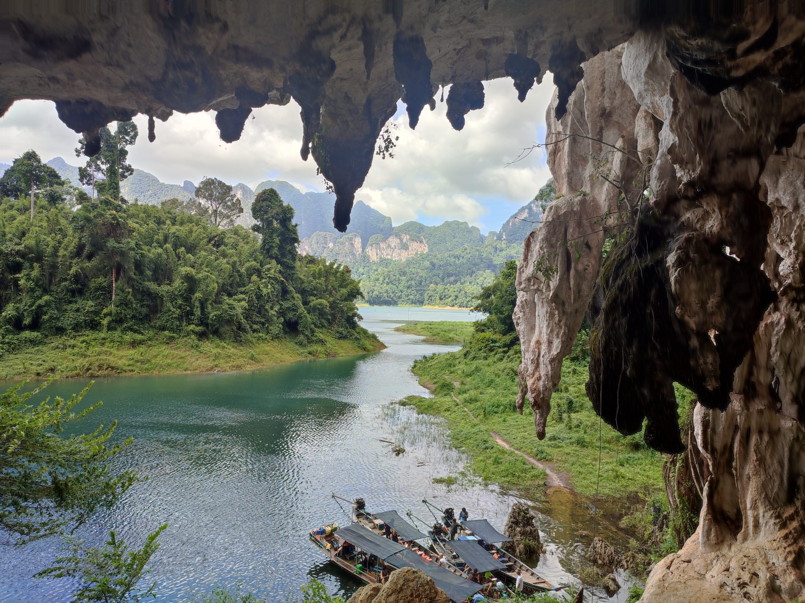 Your perfect budget-friendly 3D/2N overnight lake tour in Khao Sok National Park